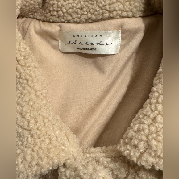 American Threads Beige Sherpa Teddy Cropped Jacket Size Medium/Large - Picture 2 of 5